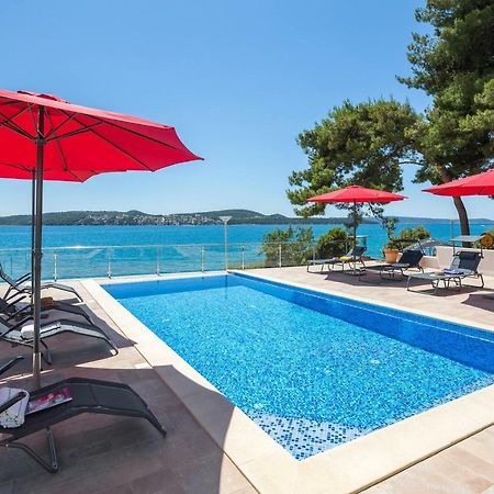 Gem Of The Sea Luxury Beach Apartment With Brand New Heating Infinity Pool Trogir Ngoại thất bức ảnh