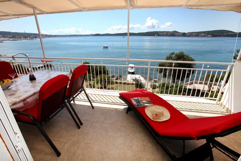 Gem Of The Sea Luxury Beach Apartment With Brand New Heating Infinity Pool Trogir Ngoại thất bức ảnh