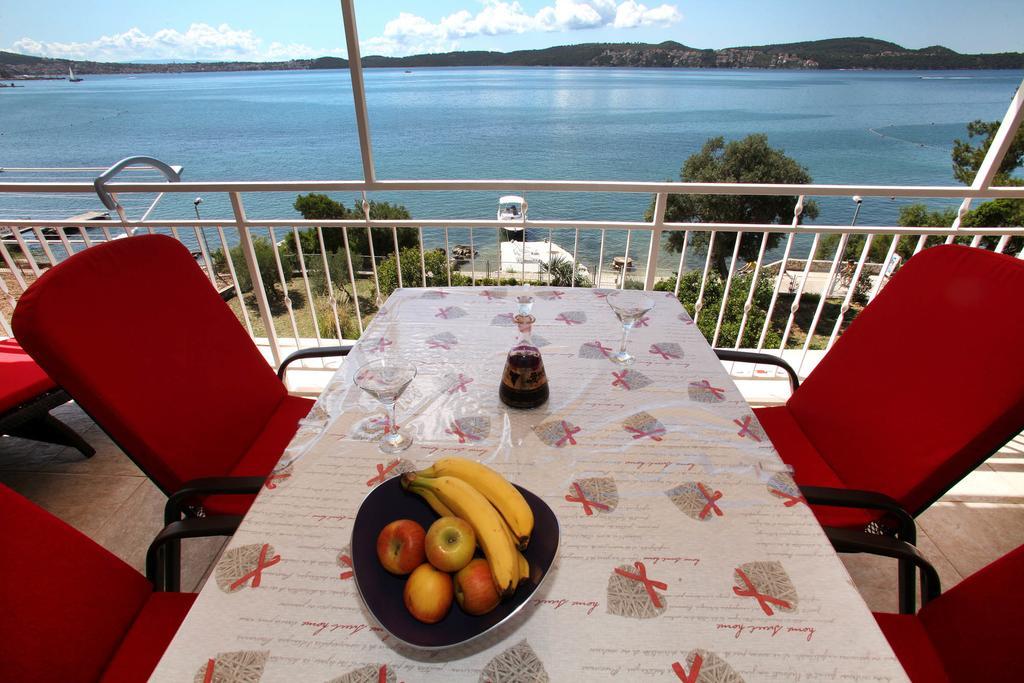 Gem Of The Sea Luxury Beach Apartment With Brand New Heating Infinity Pool Trogir Ngoại thất bức ảnh