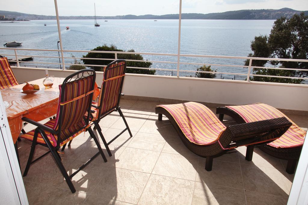 Gem Of The Sea Luxury Beach Apartment With Brand New Heating Infinity Pool Trogir Ngoại thất bức ảnh
