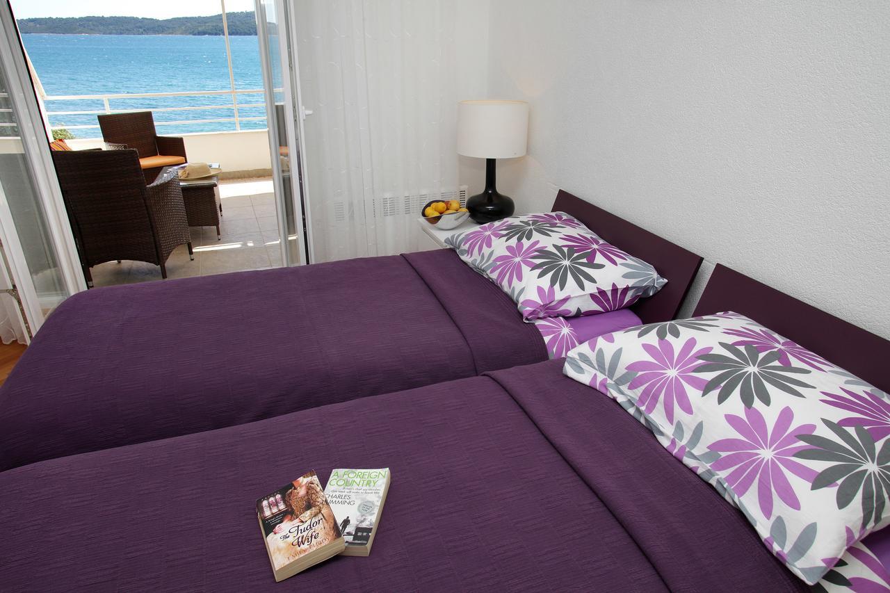 Gem Of The Sea Luxury Beach Apartment With Brand New Heating Infinity Pool Trogir Ngoại thất bức ảnh