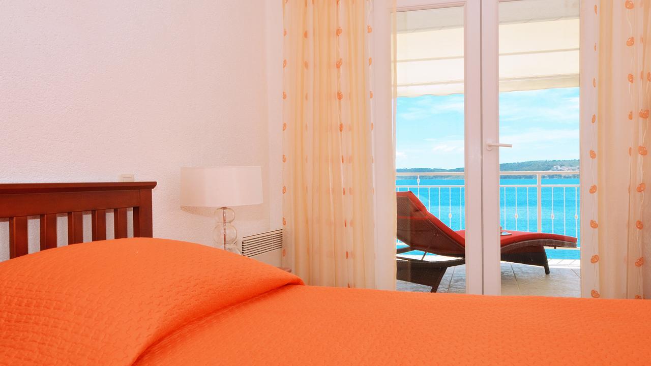 Gem Of The Sea Luxury Beach Apartment With Brand New Heating Infinity Pool Trogir Ngoại thất bức ảnh