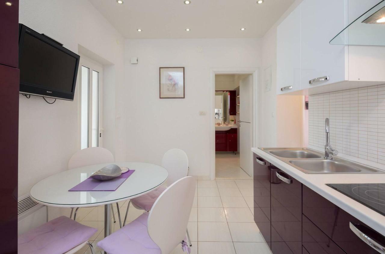 Gem Of The Sea Luxury Beach Apartment With Brand New Heating Infinity Pool Trogir Ngoại thất bức ảnh