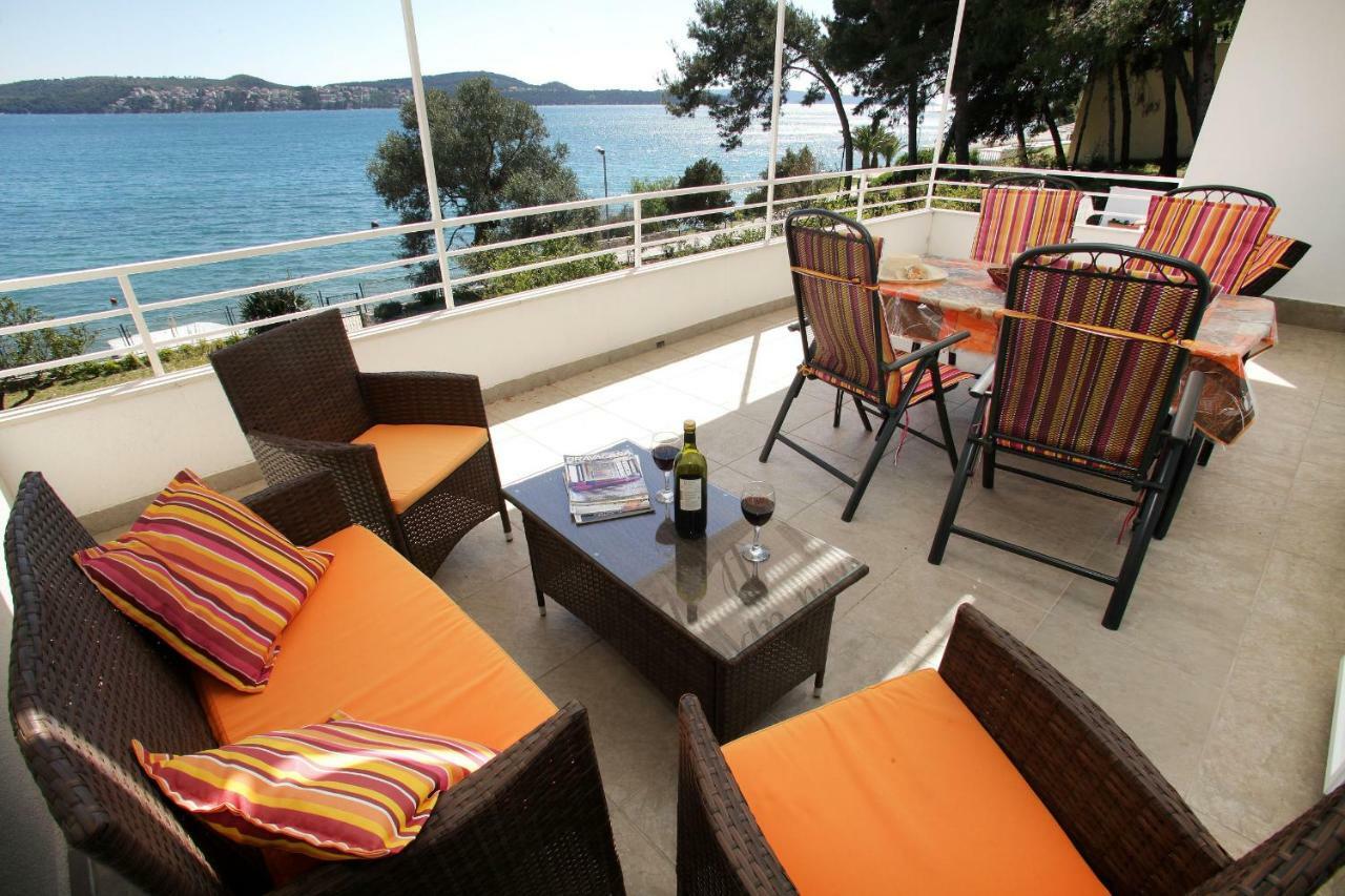 Gem Of The Sea Luxury Beach Apartment With Brand New Heating Infinity Pool Trogir Ngoại thất bức ảnh