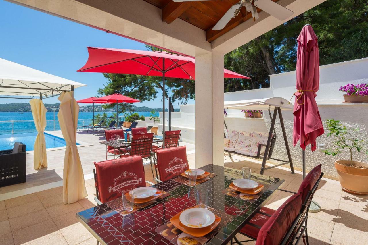 Gem Of The Sea Luxury Beach Apartment With Brand New Heating Infinity Pool Trogir Ngoại thất bức ảnh