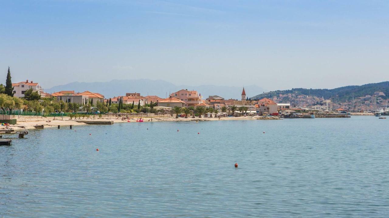 Gem Of The Sea Luxury Beach Apartment With Brand New Heating Infinity Pool Trogir Ngoại thất bức ảnh