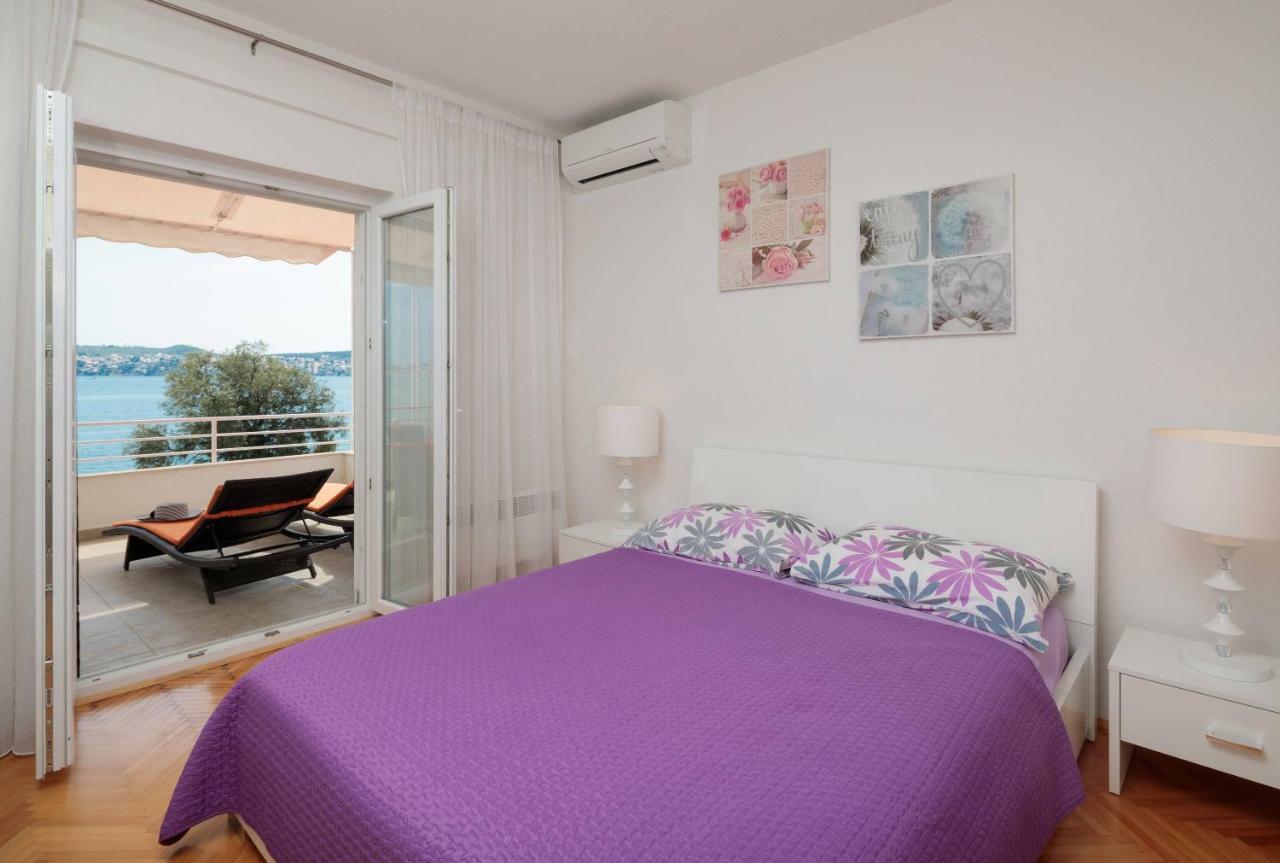 Gem Of The Sea Luxury Beach Apartment With Brand New Heating Infinity Pool Trogir Ngoại thất bức ảnh