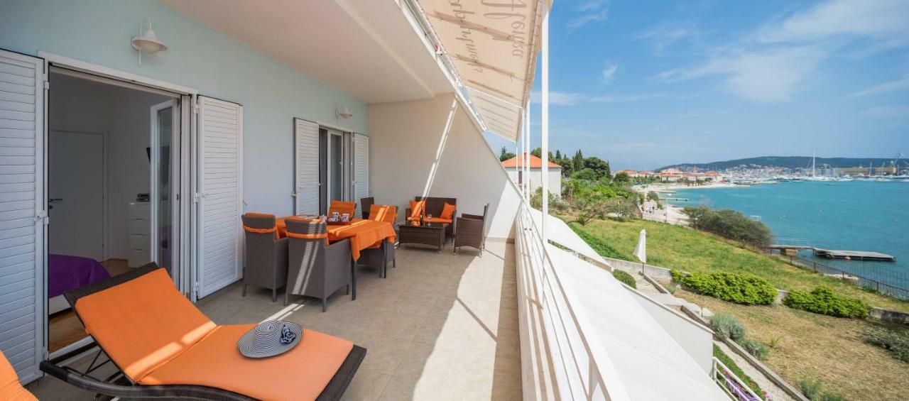 Gem Of The Sea Luxury Beach Apartment With Brand New Heating Infinity Pool Trogir Ngoại thất bức ảnh
