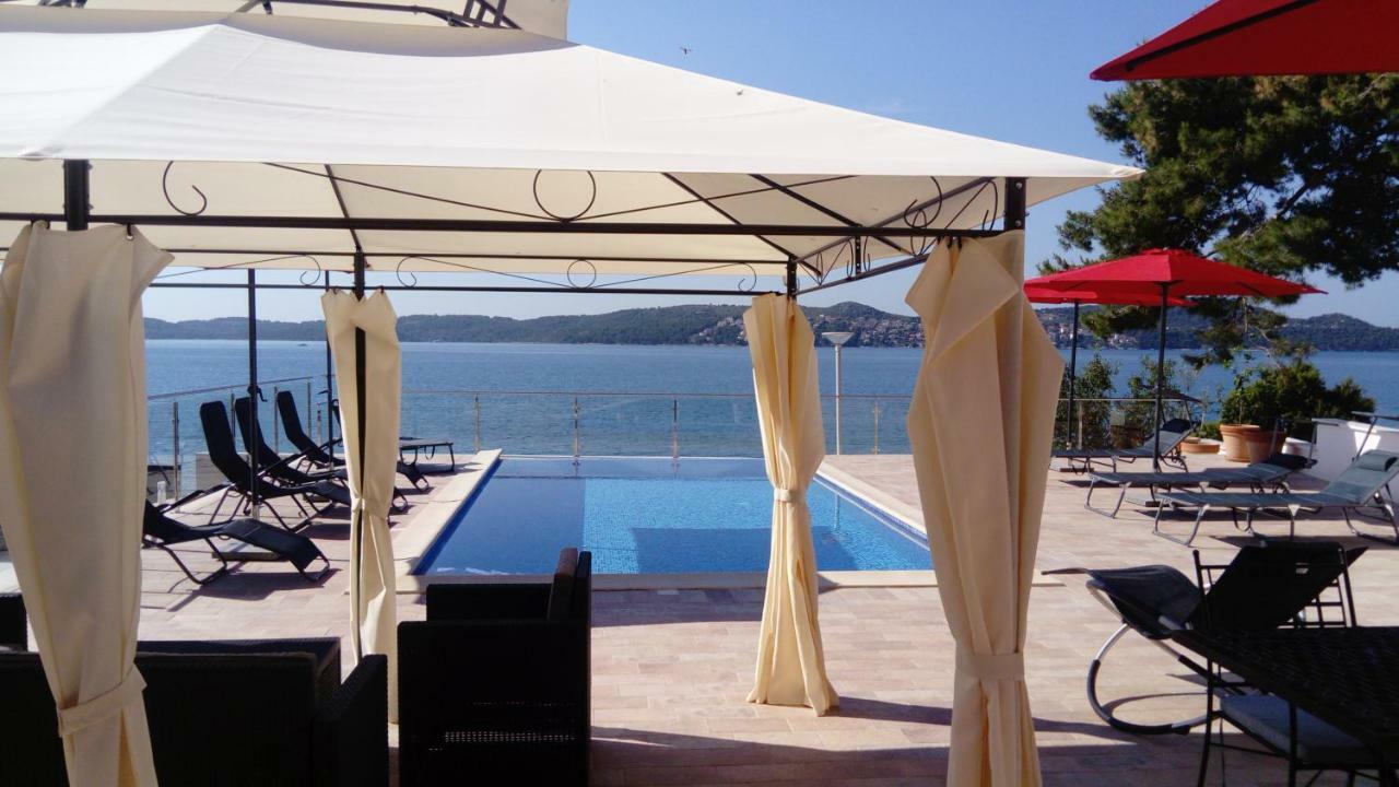 Gem Of The Sea Luxury Beach Apartment With Brand New Heating Infinity Pool Trogir Ngoại thất bức ảnh