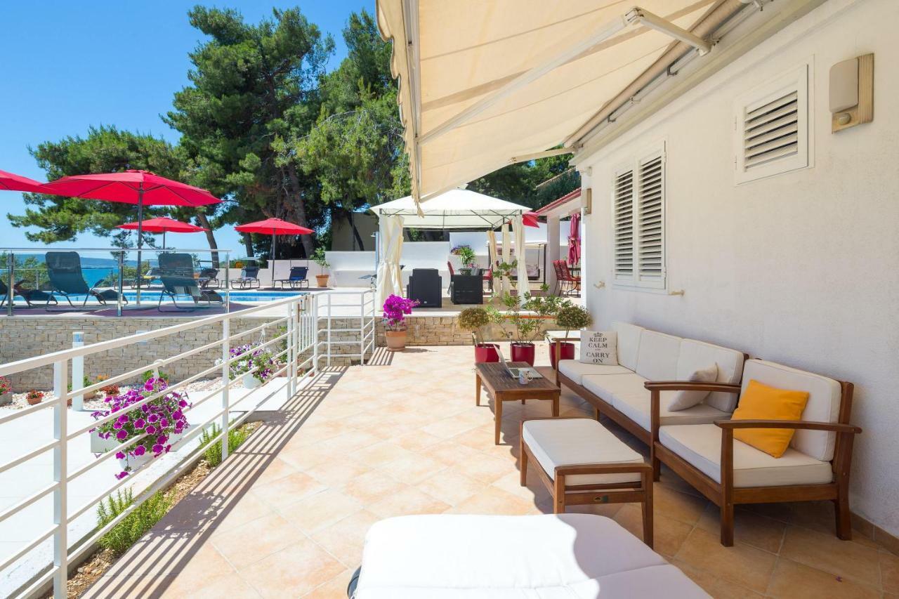 Gem Of The Sea Luxury Beach Apartment With Brand New Heating Infinity Pool Trogir Ngoại thất bức ảnh